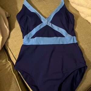 Boden one-piece bathing suit in US6